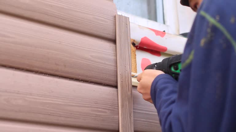 Siding Removal and Disposal in Red Boiling Springs, TN
